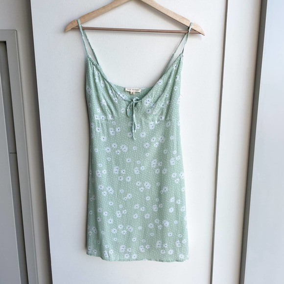 green floral dress pacsun green floral print midi dress from pacsun size L!